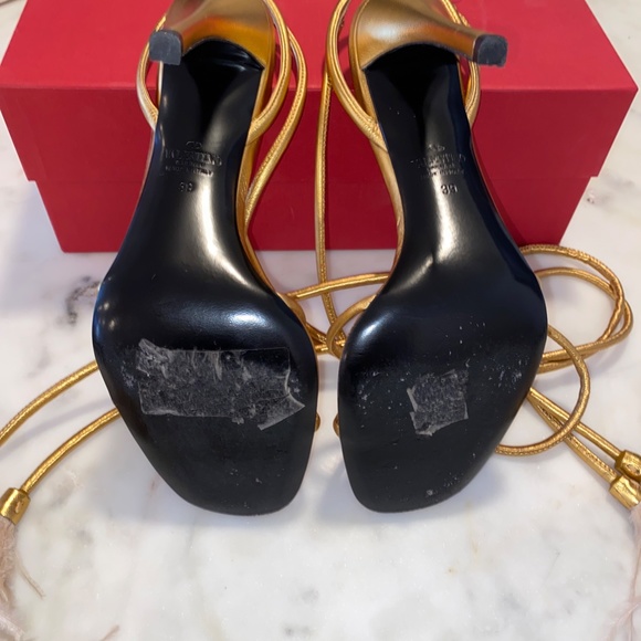 Sexy Valentino Metallic gold strappy  sandal heels with Ostrich feathers - Picture 7 of 8
